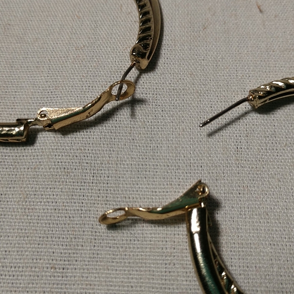 Vintage Set of Two Hoop Pierced Earrings - Picture 7 of 8